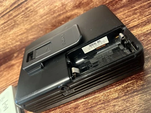 Sony Walkman WM-2011 - READ Mostly Works - Portable Cassette Player