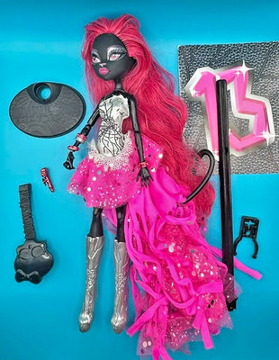Monster High 13 WISHES Catty Noir Near Complete With Stand/diary   