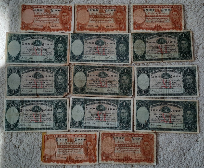 Australia 9 x 1 pound; 5 x 10 shillings 1939 1942 -- see other sales