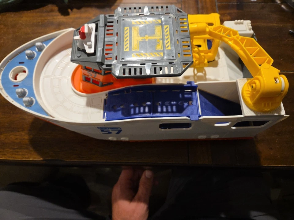 Matchbox 57 Marine Rescue Boat Ship Without Accessories. - Image 3 of 4