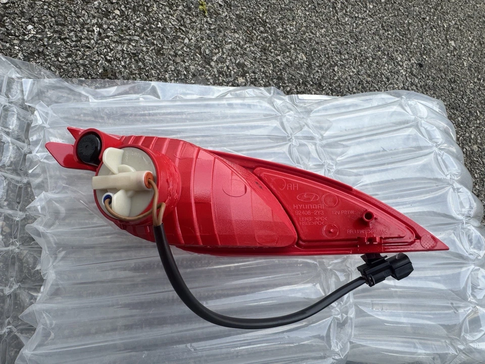 HYUNDAI IX35 2013 MK1 5DR DRIVERS SIDE REAR OUTER LIGHT 92402-2Y0 — 第 2/3 张图片