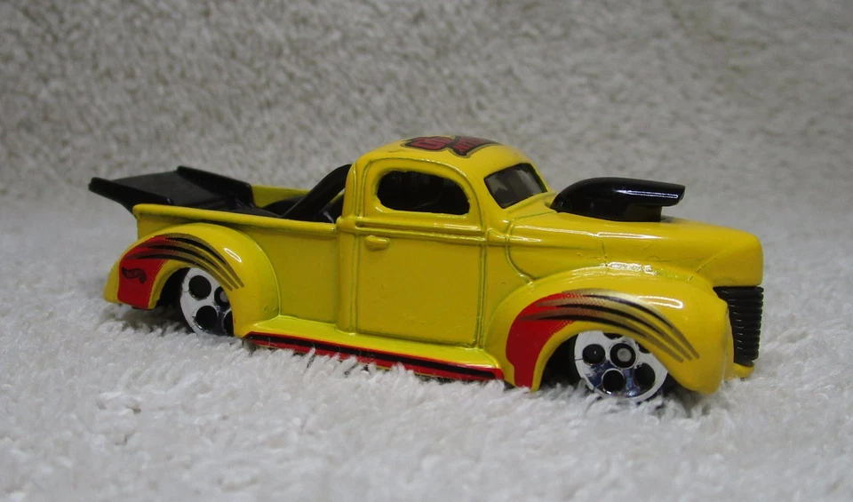 Camión Ford Die Cast Yellow Coll. Mattel Hot Wheels '40 1998 suelto oficial #1069 Foto 2 de 4