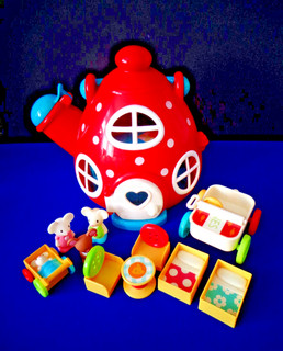 ELC Happyland Teapot Mouse House Furniture & Figures in good clean condition