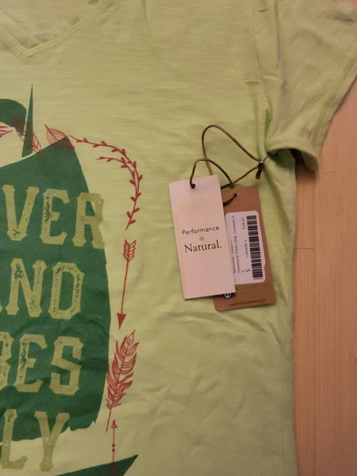 Camisa de bambú para mujer TASC pequeña rendimiento Never Land Vibes manga corta 92461 Foto 4 de 4