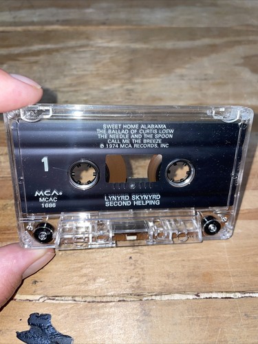 2 Lynyrd Skynyrd Cassette Tapes - Second Helping & Best of the Rest - Picture 3 of 15