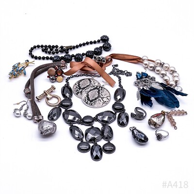 Vintage costume jewelry lot 16 pieces necklaces rings earrings pendants