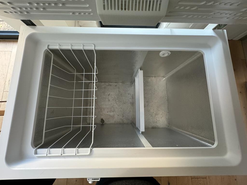 Hotpoint CS1A250HFA1 Free Standing 252 Litres F Chest Freezer White