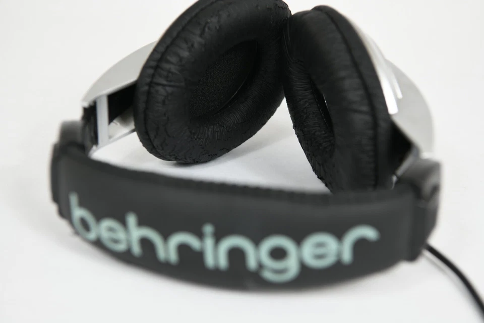 Auténticos auriculares Behringer HPM1000 tipo cerrado monitor de estudio plateados y negros Foto 4 de 4