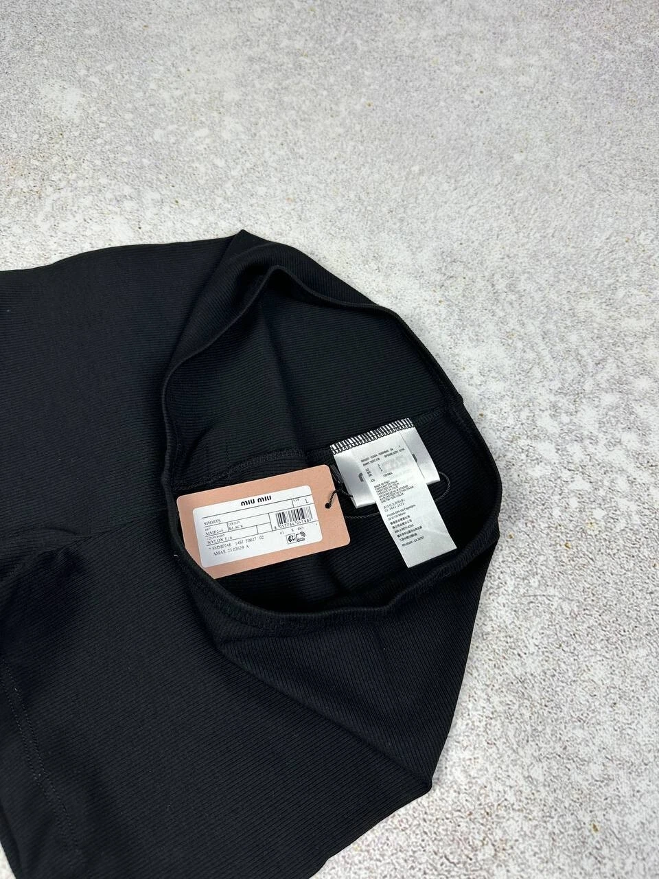 Pantaloncini donna aderenti Miu Miu nuovi tutti i giorni e per lo sport