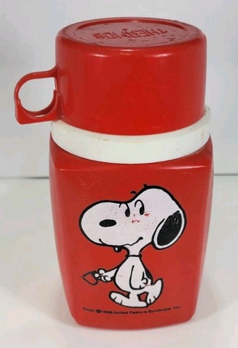 VINTAGE SNOOPY THERMOS - 1958 PEANUTS - Great Display Piece!