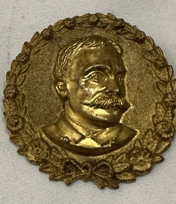 #ad ADMIRAL DEWEY BRASS PATRIOTIC PIN REMEMBER THE USS MAINE SINKING HAVANA HARBOR $65.00