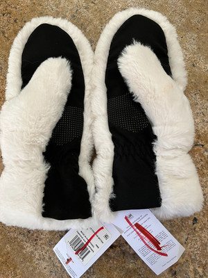 NWT WOMENS L/XL WHITE UGG QUILTED FAUX FUR MITTENS PLEASE READ