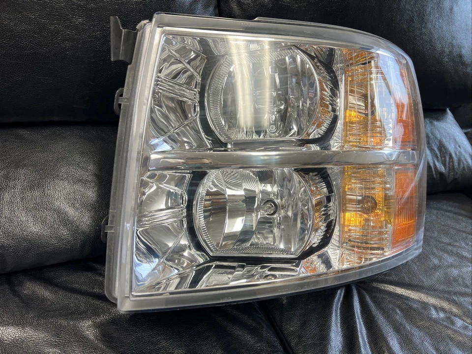 2007-13 雪佛兰索罗德 1500 FR 左侧原始设备制造商车头灯 25798850 雷曼 — 第 2/4 张图片