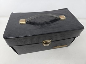 Lot of 9 NES Games w/ Storage Case &ndash; Super Mario Galaga DuckTales Adventure