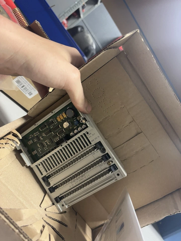 NEW 170ADM37010 Modicon Momentum I/O BASE 170-ADM-370-10 - Image 3 of 3