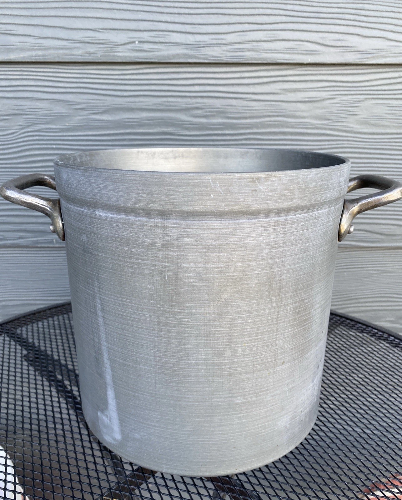 Bourgeat Anodized Aluminum Cookware Stockpot - 24 Quart, Heavy Duty Pot No Lid
Opens in a new window