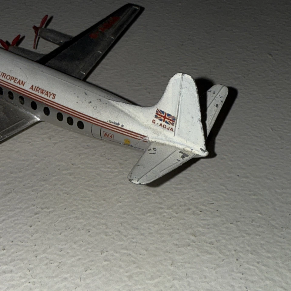 Dinky 708 Vickers Viscount 800 AIR LINER BEA G-AOJA - Image 3 of 4