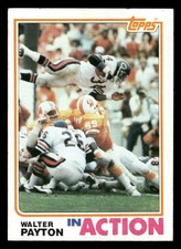 1982 Topps Football Card #303 In Action Walter Payton