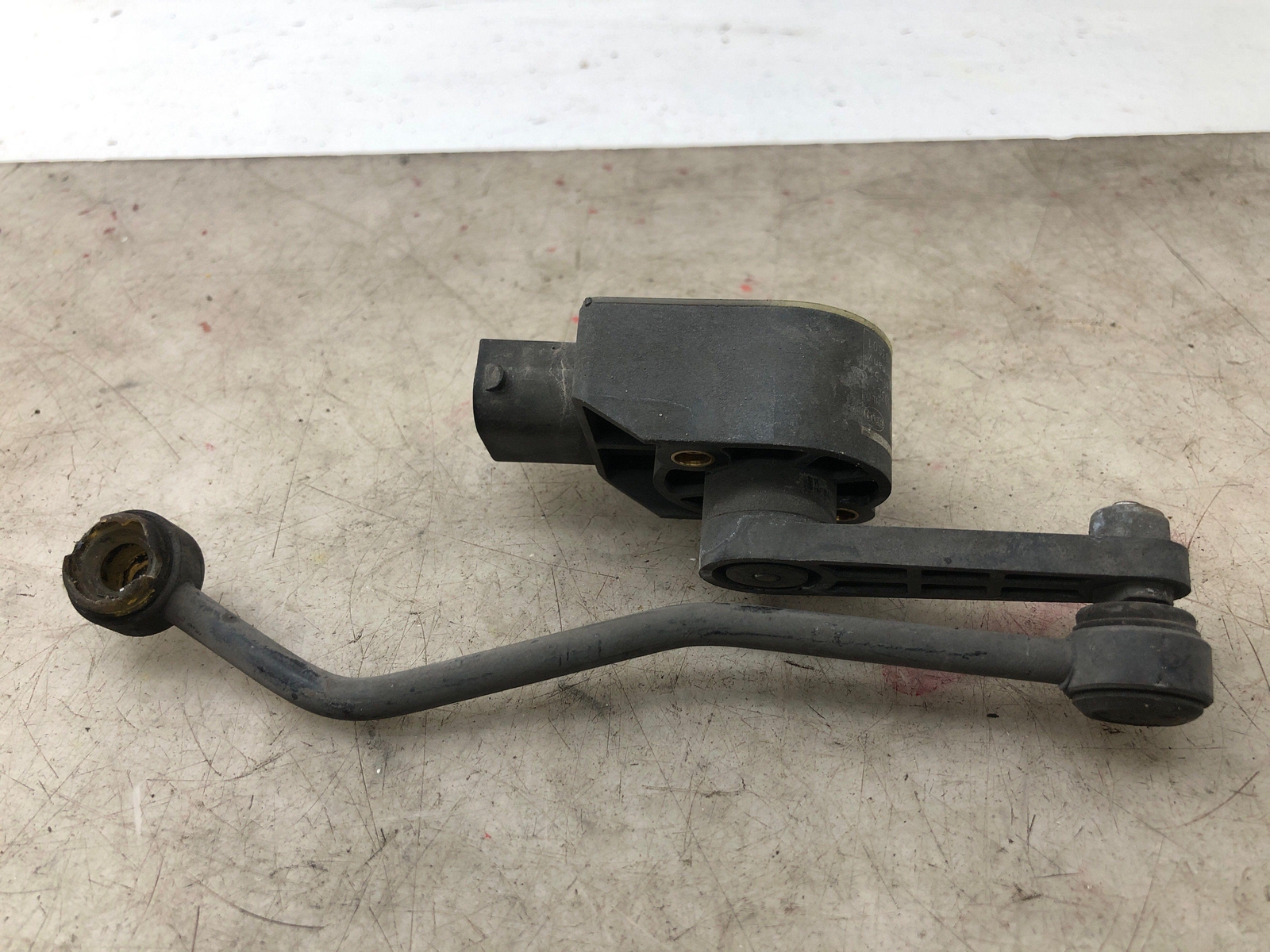 2006-2012 BENTLEY CONTINENTAL FRONT RIGHT SUSPENSION RIDE HEIGHT HEADLAMP SENSOR