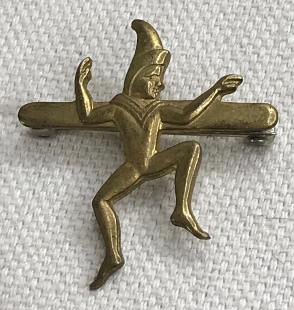 Vintage Girl Guides/Brownies Pin Brooch GoldTone Gem