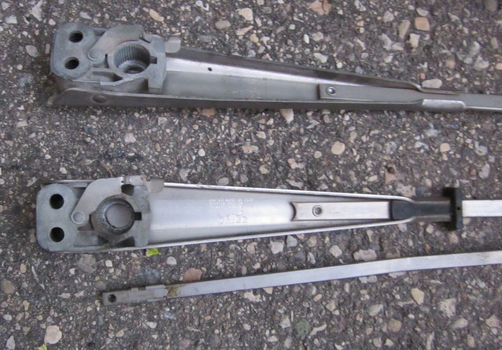 1973 Cadillac Trico Windshield Wiper Arm & Blade Pair (2) GM Orig 71 72