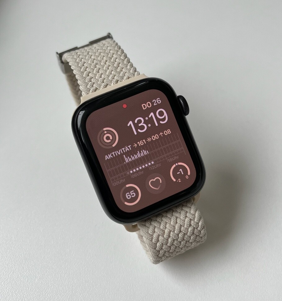 Apple Watch SE Nike 44mm Space Grau Aluminiumgehäuse (GPS