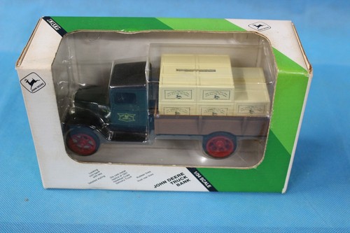 Camión de reparto de caja John Deere Bank réplica fundida a presión de 1931 Hawkeye sin precio base - Imagen 2 de 7