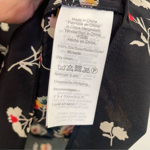 Blusa Top MADEWELL Seda con Muescas Volantes Puño en Lanzamiento de Clavel Floral XS Negra - Imagen 10 de 12