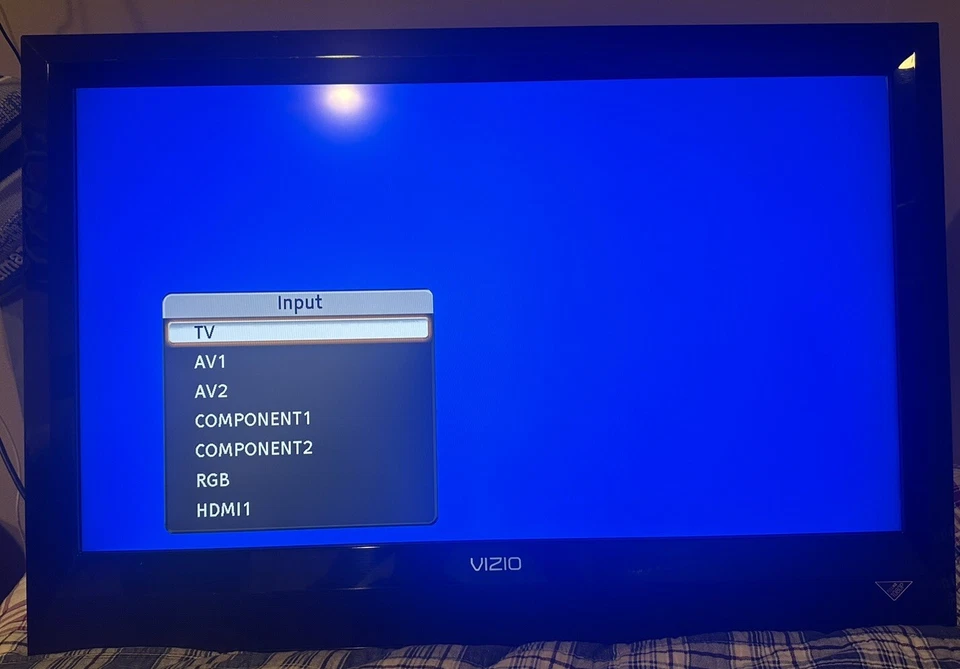 Vizio VL320M 32" 1080i Full HD LCD Television - Image 2 of 4