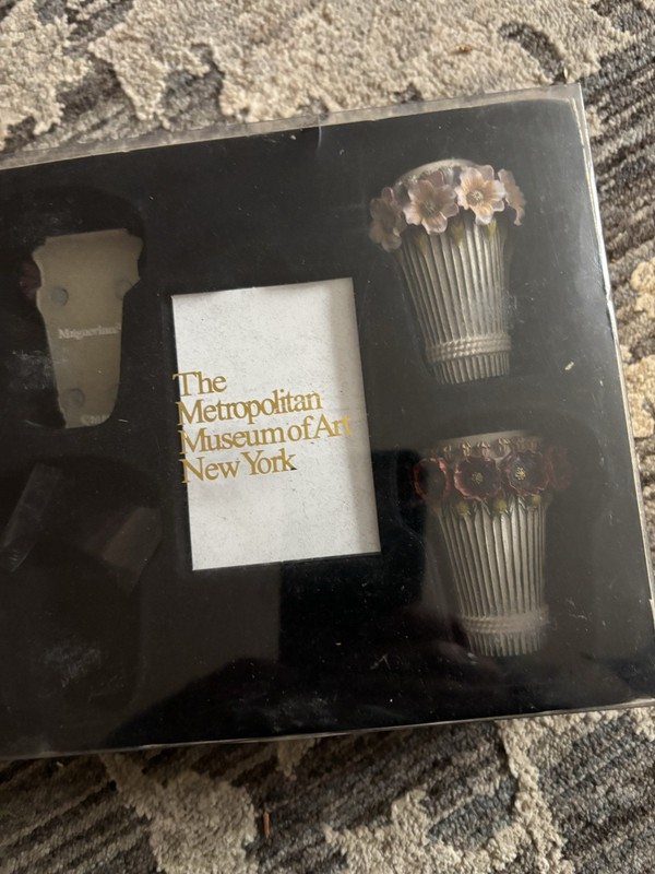 Metropolitan Museum Of Art Table Card Place Holders Flower As Is
