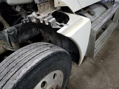 For 2001 FREIGHTLINER CENTURY 120 FENDER EXTENSION Left ,  IL