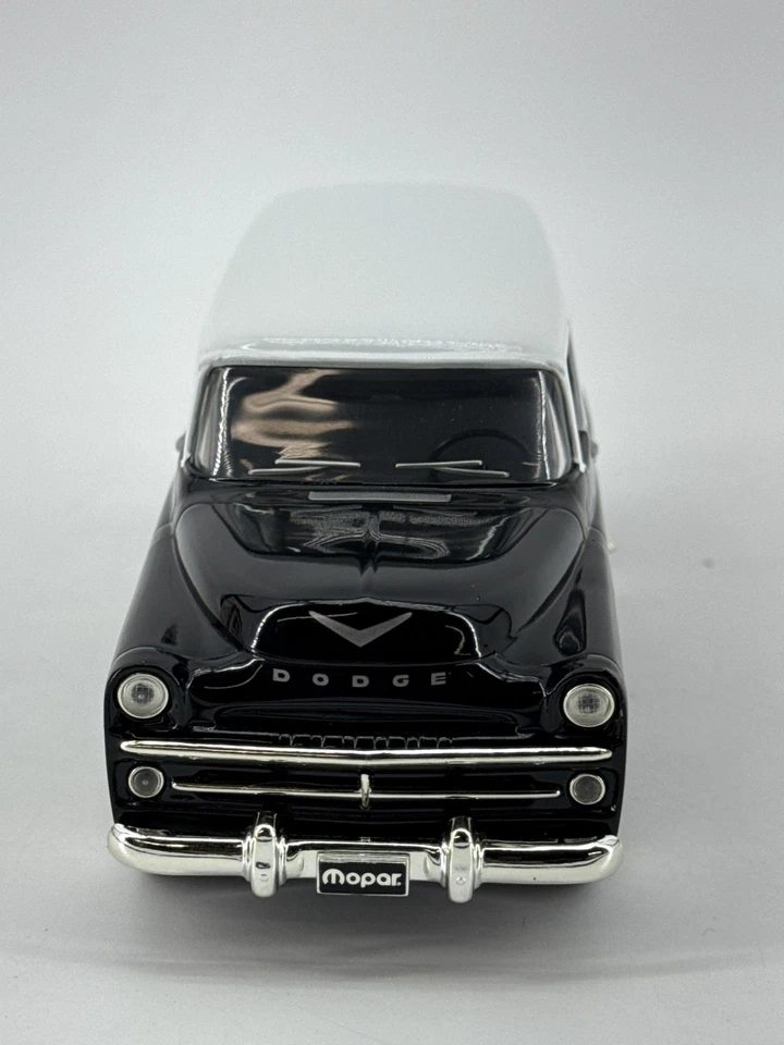 MOPAR Parts 1957 Dodge D100 Town Panel Diecast Bank 1:25 Spec Cast Foto 4 de 4