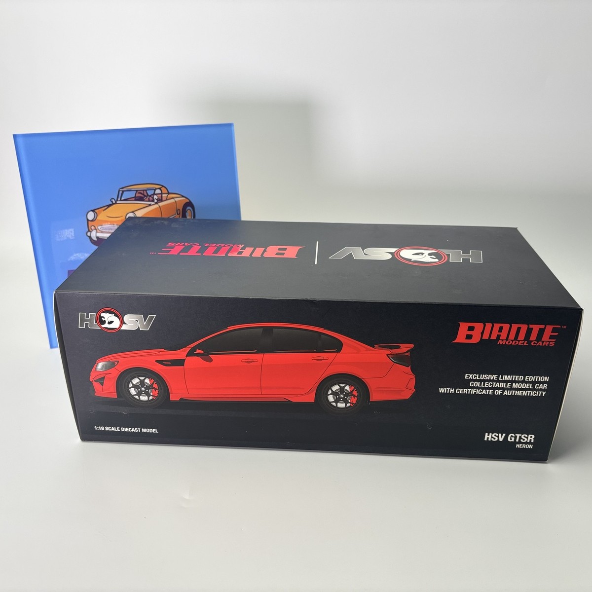 Biante 1:18 Holden HSV GTSR w1 Red openable Luxury Sedan Door