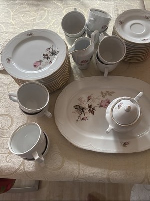 Kaffeeservice für 12 mit 10 Kaffeetassen und 12 Tellern Graf von Henneberg 1777