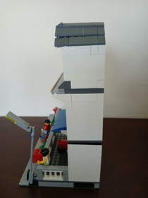 Lego City 8403 - City House - Retired Set With Minifigures no box manual