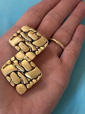 Vintage Gold Toned Square Pebble Texture Pattern Clip On Earrings