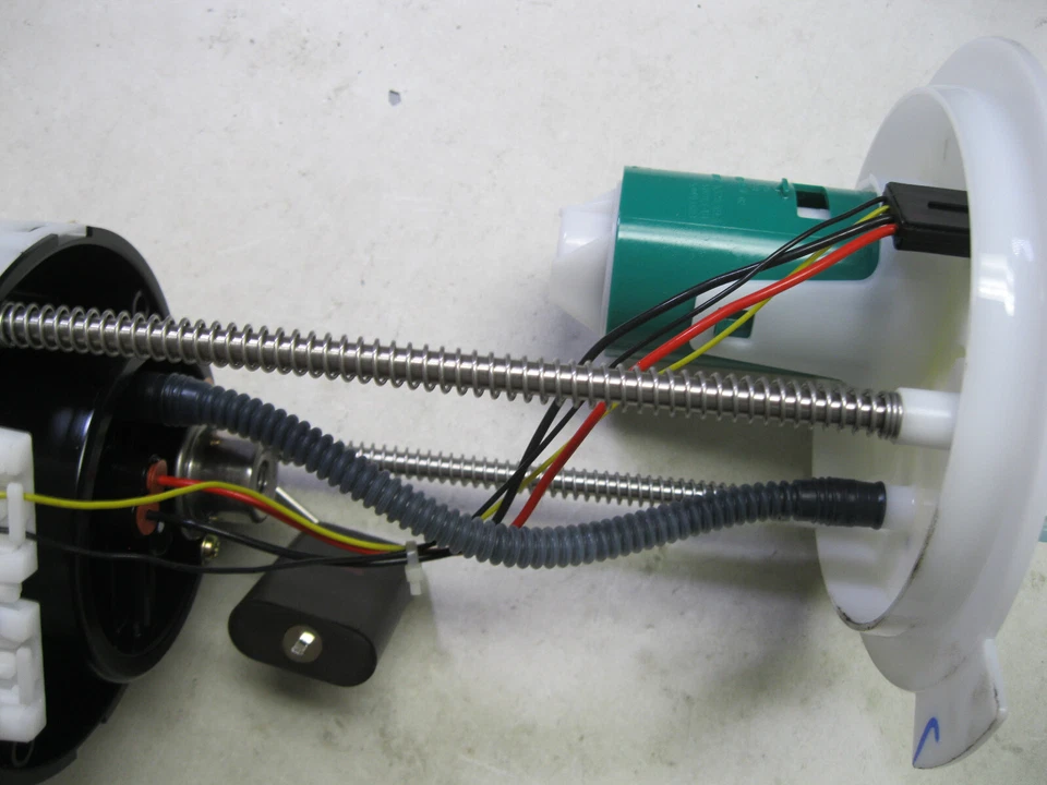 Spectra Premium Industries SP2096M - Fuel Pump Module Assembly Foto 3 de 4