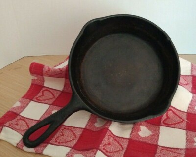 8 inch Medium B Cast Iron Skillet Pan cookware has not been refurbished 