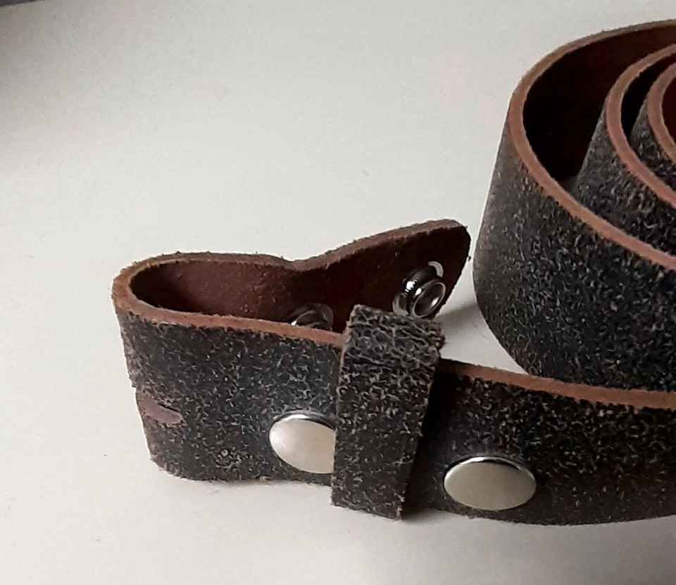 Prensa de cinturón de cuero genuino en dificultades para hombre con tachuelas a presión calidad hecha en el Reino Unido 40 mm Foto 4 de 4