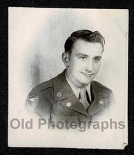 STUDIO PIC HANDSOME SOLDIER DRESS UNIFORM ARM PATCH OLD/VINTAGE PHOTO- I570