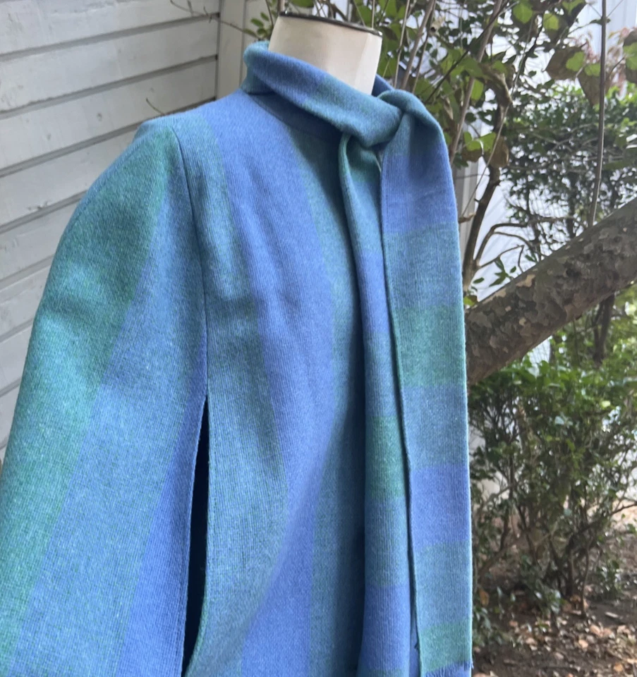 Vintage AVOCA Ireland Blue And Green Tweed Wool Cape 70’s S/M Donegal - Image 2 of 4