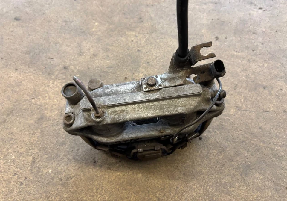 Pinza de freno delantera derecha LUCAS AUDI S6 A6 4B 4.2 V8 CN2 6465/2 Foto 3 de 4