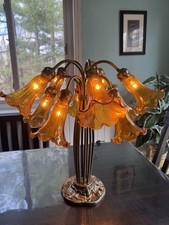 10 Lily Table Lamp With 10 Lights