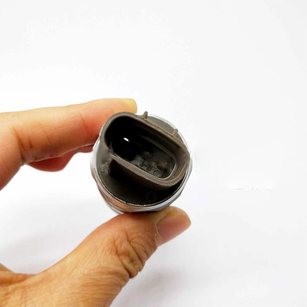 スズメ Isuzu Speedometer Gearbox RPM Sensor - Original OEM 8972565250
