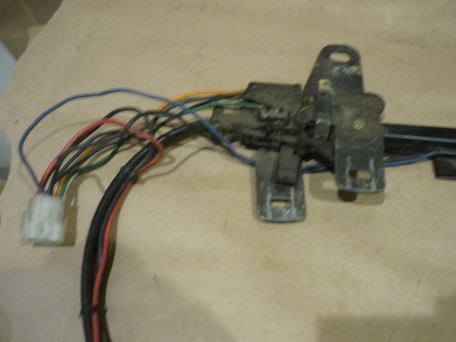 Ferrari Mondial T - RH Driving System For Passive Seat Belts - P/N 62912900