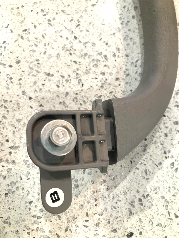 11 12 13 14 15 16 17 本田奥德赛第二排右抓手柄灰色原始设备制造商 — 第 2/4 张图片