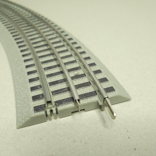 Lionel FasTrack O-36 Full Curve Track Section 12.5 Gray Roadbed O Gauge 6-12015 - Picture 6 of 13