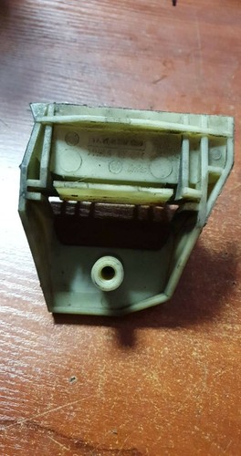 BMW E39 5er 525d Kühlerhalter unten rechts 2247894