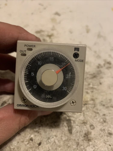 Omron H3CR-A8E Time Delay Relay Timer 100-240V #218