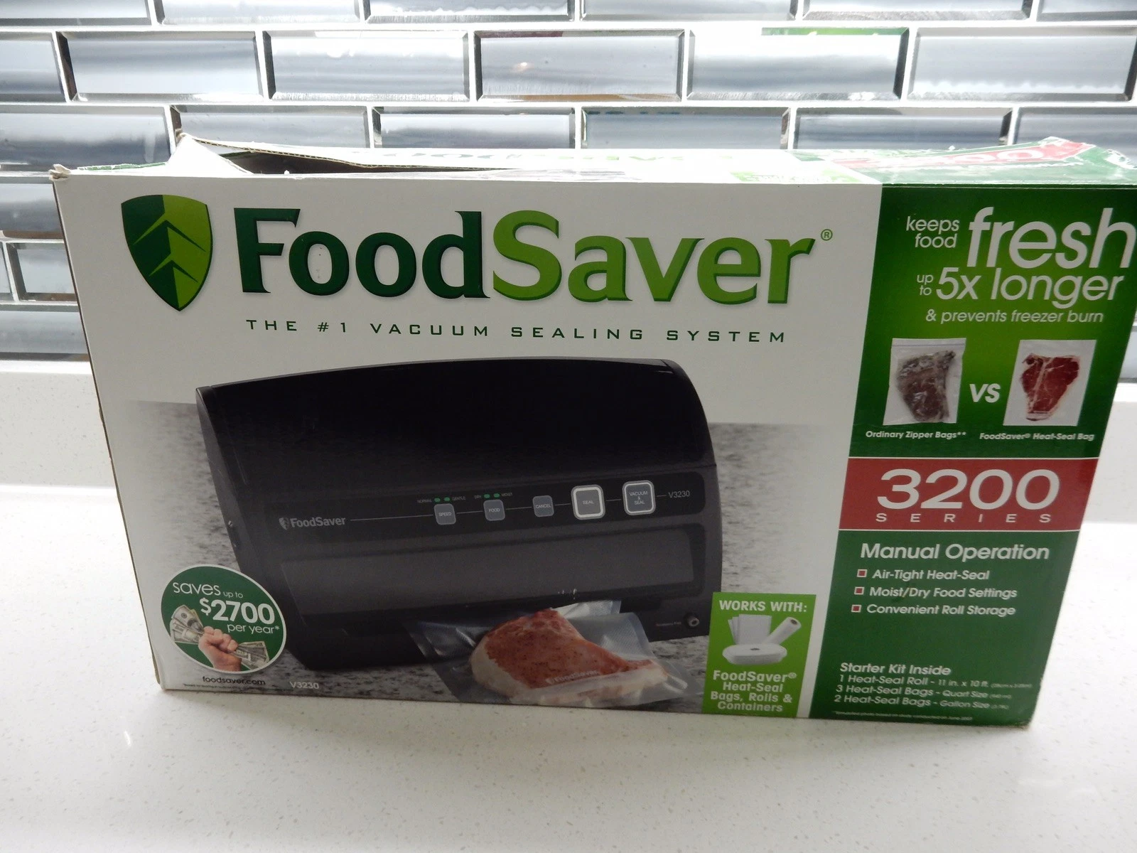 FoodSaver Vacuum Sealer Bundle. Model 3230